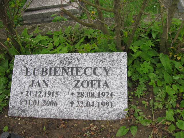 Jan Lubieniecki 1915 Rymanów - Grobonet - Wyszukiwarka osób pochowanych